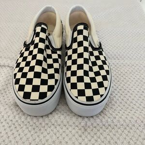 Women’s platform checkered vans